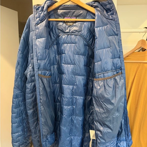 Patagonia Micro Puff Hoodie Jacket - Picture 2 of 3